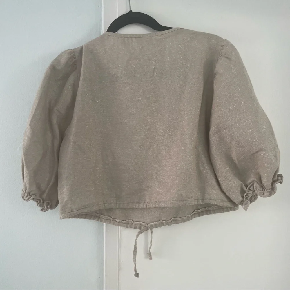 Lisa Says Gah Gold Puff Sleeve Linen Top - Picture 5 of 11